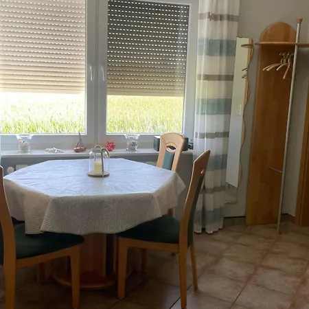 Ferienwohnung-in-stakendorf-mit-panoramablick-auf-die-felder-wohnung-1 Stakendorf