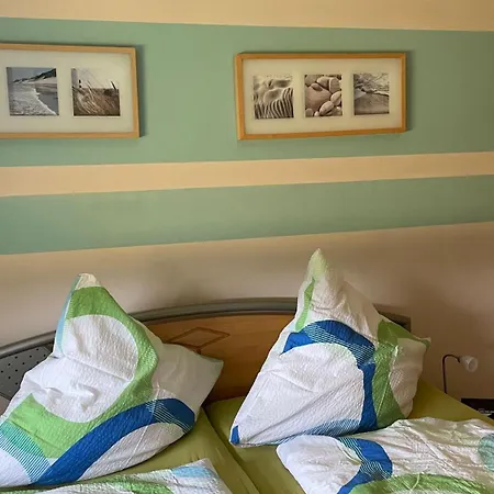 Ferienwohnung-in-stakendorf-mit-panoramablick-auf-die-felder-wohnung-1 * Stakendorf
