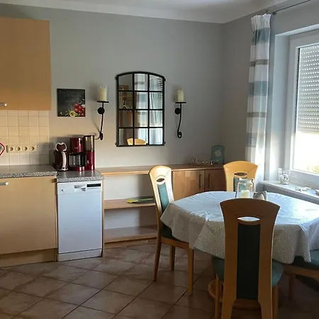 Ferienwohnung-in-stakendorf-mit-panoramablick-auf-die-felder-wohnung-1 * Stakendorf